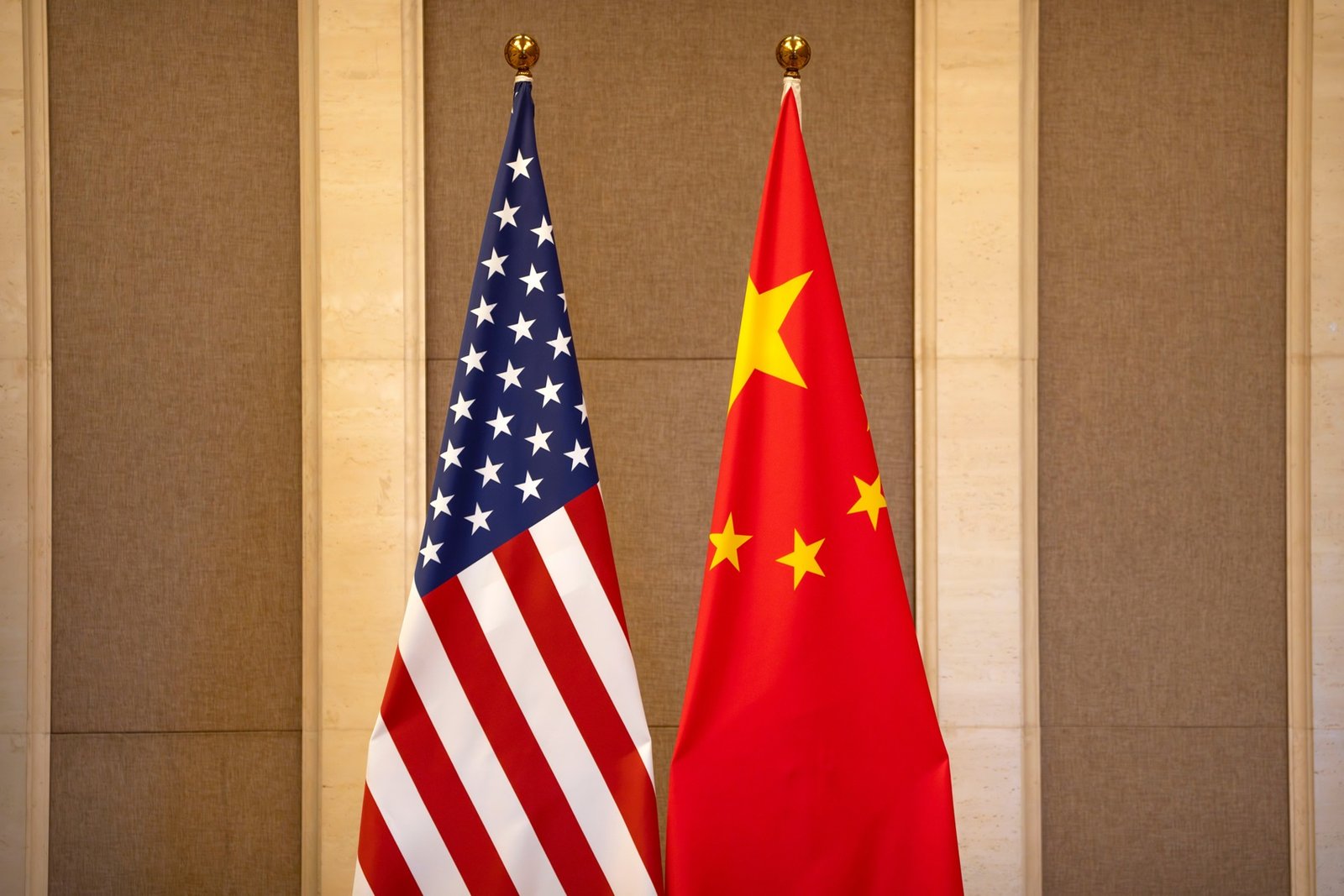 China responde con aranceles del 84% tras medidas de EE.UU.
