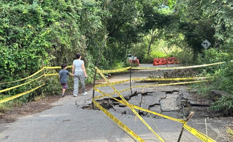 Gobernación atiende emergencia vial en Aipe
