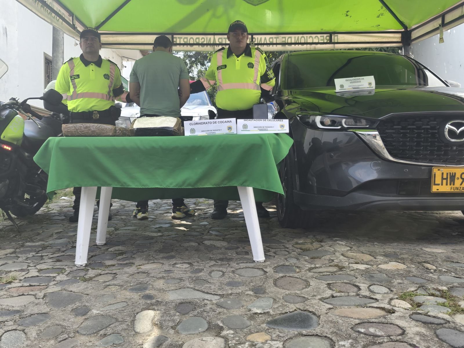 Descubren sofisticada caleta con 16 kilos de cocaína en Altamira, Huila