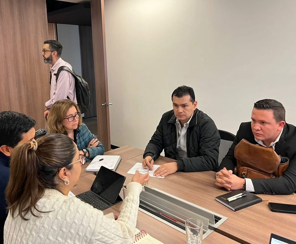 Alcalde Casagua concreta importantes avances en transporte, energía y salud para Neiva
