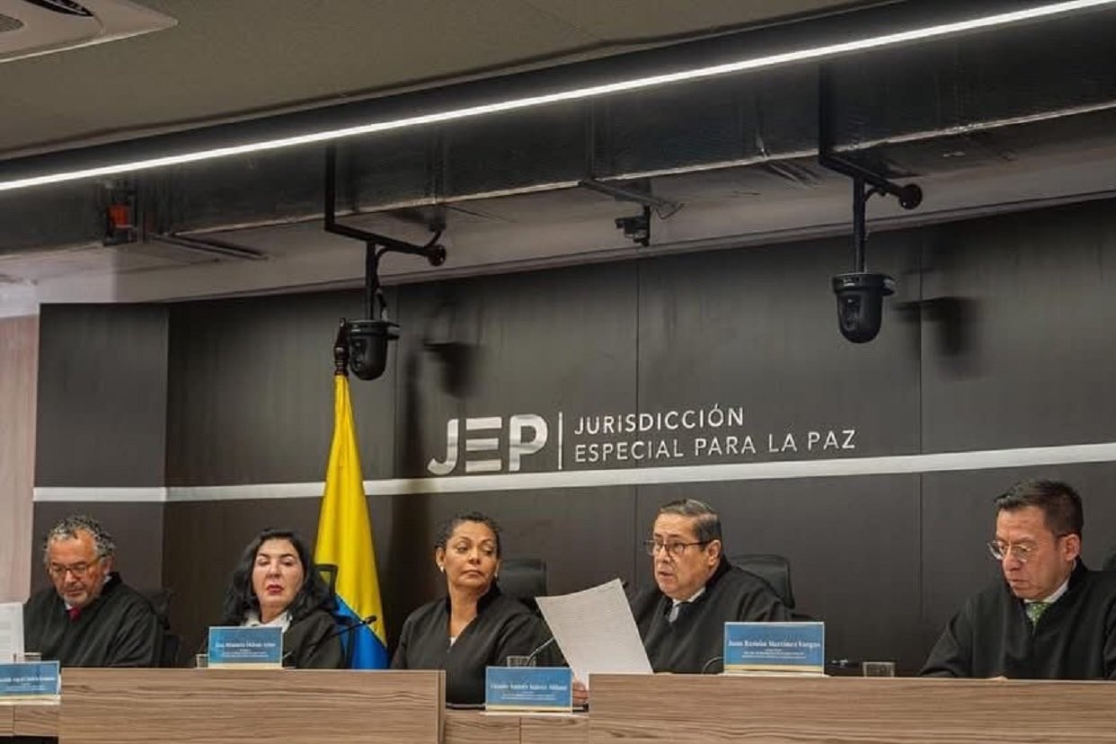 Sentencia histórica: JEP responsabiliza al secretariado de las Farc por secuestros y dicta ocho años de sanciones