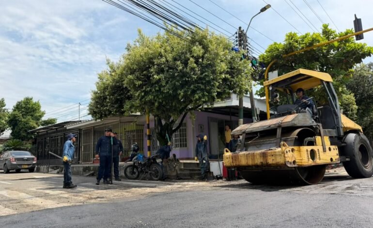 Alcalde Casagua refuerza mantenimiento de la malla vial en zonas de alta circulación