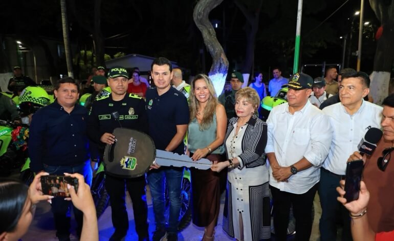 Alcalde Casagua fortalece la seguridad en Neiva, con la entrega de 10 motos y una patrulla